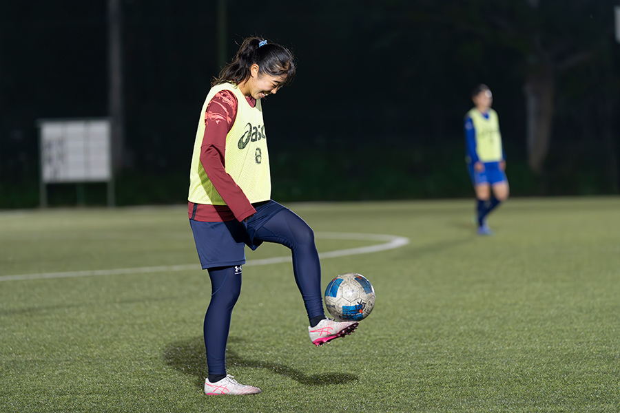 サッカーと勉強の両立のため、宗形さんは「朝型」にシフト。限られた時間を有効に使う工夫で、特進クラスとクラブチームを両立してきた。【写真：増田美咲】