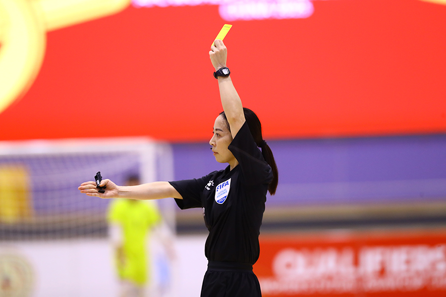 AFCフットサルアジアカップで審判員を務めた山本さん【写真:AFC提供】